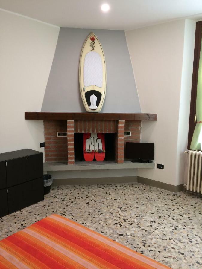 Wake Surf House Bed & Breakfast Сулцано Екстериор снимка