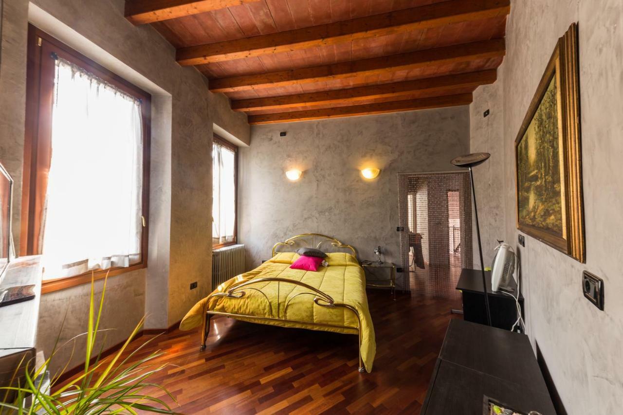 Wake Surf House Bed & Breakfast Сулцано Екстериор снимка