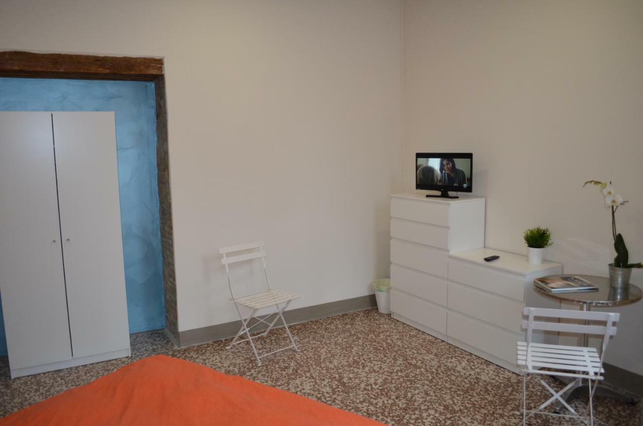 Wake Surf House Bed & Breakfast Сулцано Екстериор снимка