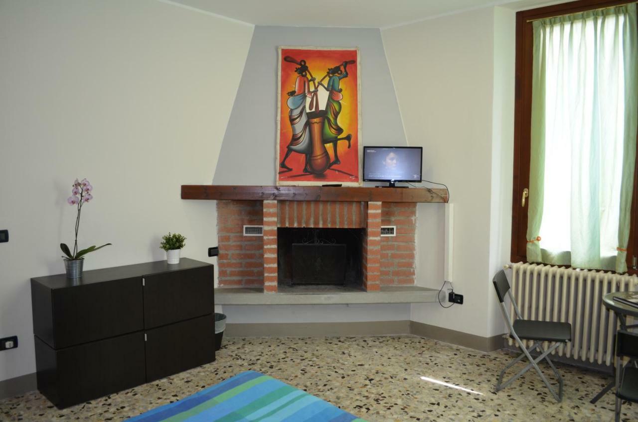 Wake Surf House Bed & Breakfast Сулцано Екстериор снимка